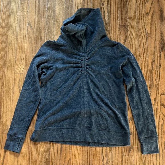 Lululemon In A Cinch Reversible Grey Cowl Neck Sweater Pullover - Picture 9 of 11